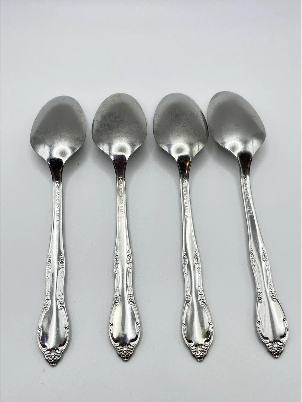 Oneida Mansion Park Stainless Flatware 4 pcs Teaspoons 3039.7